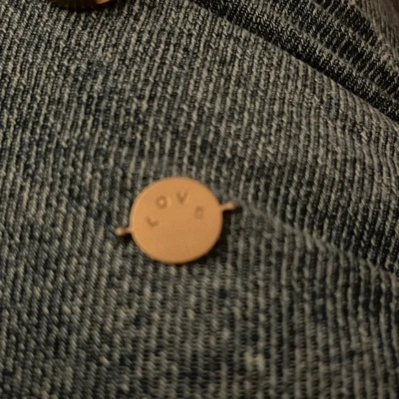 Rose gold “CONQUERing's” mission is to help you feel empowered. Interchangeable - Picture 6 of 6